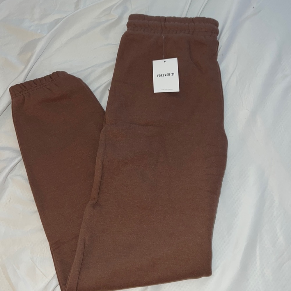 Forever 21 size small sweats never worn brand new with tags
